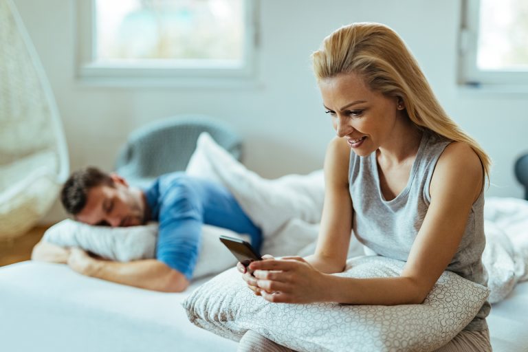 cheating-spouse-signs